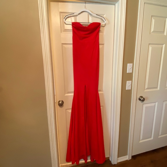 Miss Ord - long formal red dress - Picture 3 of 5
